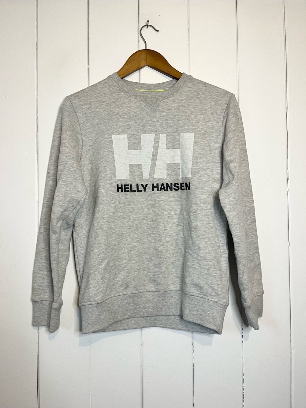Helly Hansen Grey Crew Neck Sweater. Size Medium.